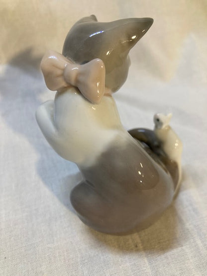 Lladró Cat and Mouse Figurine